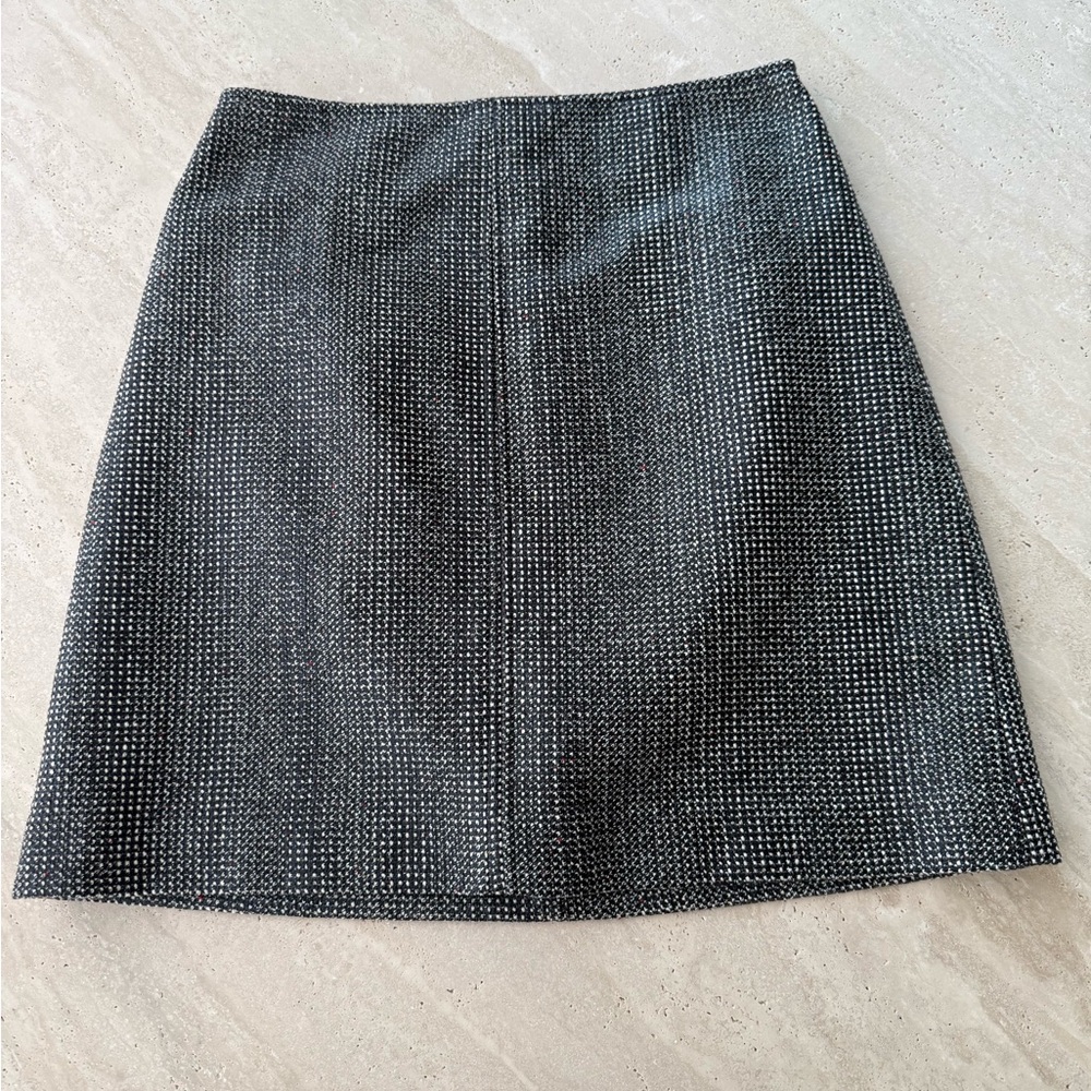Banana Republic Coated Gray with Flecks of Color Tweed Mini Skirt worn once 0
